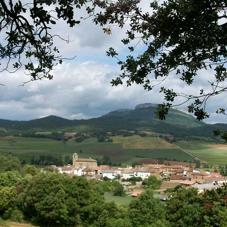 El Encinedo Villa Genevilla Luaran gambar